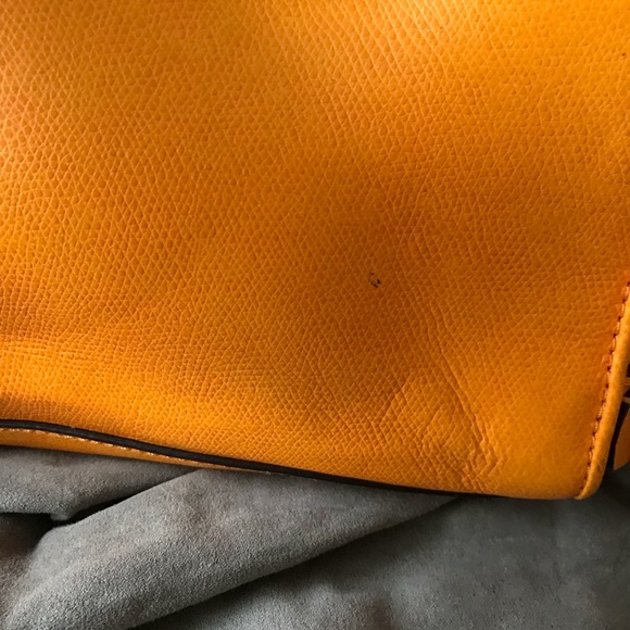 Michael Kors canary yellow crossbody - Picture 2 of 6